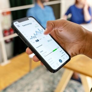 4 stocks to watch on Friday: MSTR, BJ, VEEV, CBRL