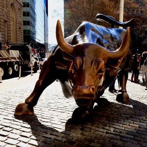 Wall Street rebounds, ends higher as Bitcoin, tech stocks rise