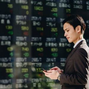 Asia stocks subdued despite Wall Street gains, Japanese shares surge on tech and chipmaker gains amid rate hikes talk