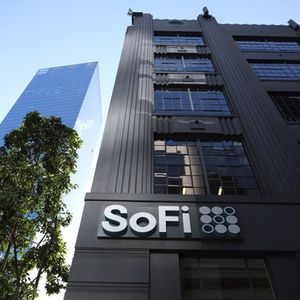 SoFi's bank-issued US dollar stablecoin available to trade on app