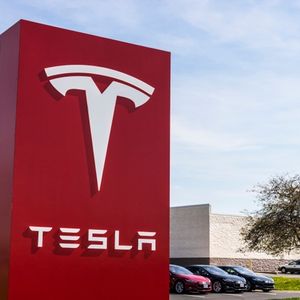 Bitcoin selloff wipes over $220M in value from Tesla's crypto treasury