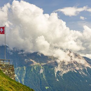 Swiss Government-Owned Bank to Grant 2.5 Million Users Crypto Capabilities via New Partnership – Crypto Adoption on the Rise?