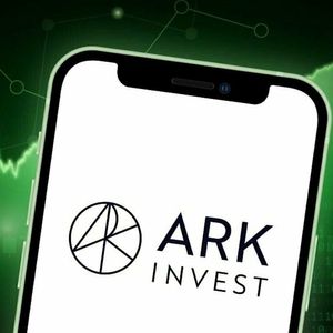 ARK Invest Buys $19.9 Million Block Shares as Cathie Wood Stands Firm on Crypto