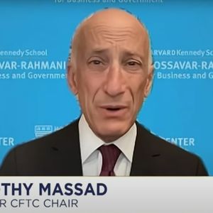 Former CFTC Chair: Crypto Regulations Must Not Wait for Litigation, Standards Needed Today
