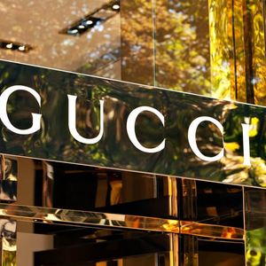 Gucci Material NFT Holders to Redeem for Wallets and Branded Duffle Bags