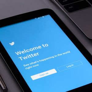 TWITTER Token is Up 10,000% in 24 Hours But Crypto Whales are Accumulating This Other Coin Now – What Do They Know?