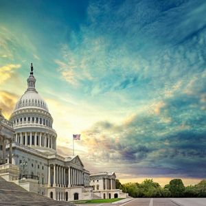 Congresswoman Maxine Waters Criticizes PayPal's Entry into Dollar-Pegged Stablecoin Arena Without Federal Regulatory Approval