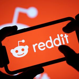 Reddit Moderators Accused of Moon Token Dump Ahead of Blockchain Program Shutdown