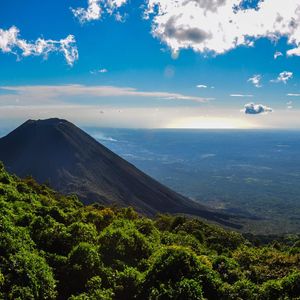 Bitcoin-Friendly El Salvador Poised to Become Financial Center of the Americas, Says VanEck Strategy Adviser