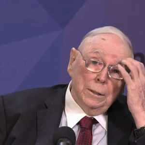 Billionaire Investor Charlie Munger Sees Bitcoin’s Rise as Disruptive Threat to Traditional Finance