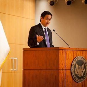 SEC Holds Meetings with Grayscale, BlackRock on Bitcoin ETFs