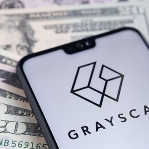 Grayscale Positions Itself for Bitcoin ETF Race with Hire of Former Invesco Head John Hoffman