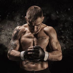VeChain Teams Up with UFC to Tokenize Fighter Gloves, Community Reacts