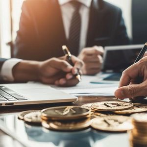 Vanguard’s New CEO Affirms No Plans to Launch Bitcoin ETF Despite Industry Interest