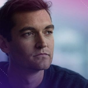 Ross Ulbricht Gets Hero’s Welcome at Bitcoin 2025, Says ‘Fight for Freedom isn’t Over’