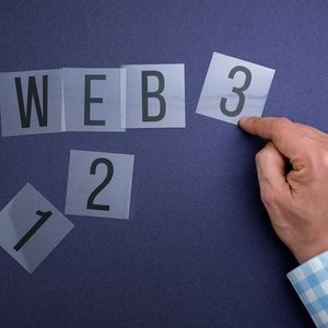The Pros and Cons of Web2 Joining Web3