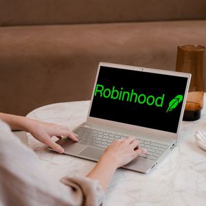 Robinhood Repurchases SBF’s Stake in the Company