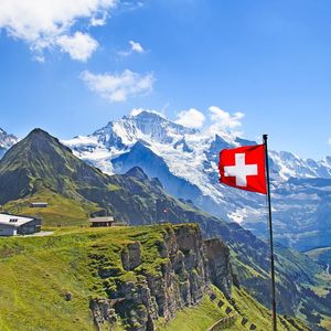 Swiss Regulator Approves First Retail Tokenized Securities Trading Platform