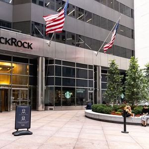 BlackRock to Incorporate Spot Bitcoin ETFs for its MALOX Fund
