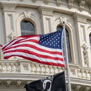 Politicians Urge Biden to Secure Release of Binance Exec Detained in Nigeria