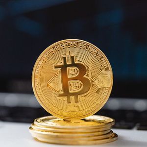 Bitcoin ETFs See Significant Inflows Amid Economic Uncertainty
