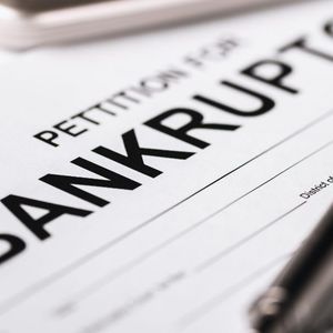 FlowBank Shut Down Amid Serious Regulatory Breaches