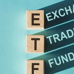 Spot Bitcoin ETFs See Massive Outflows While Ether ETFs Shows Positivity