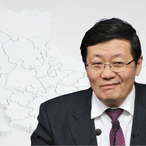 Former Chinese Finance Minister Lou Jiwei Warns of Crypto Risks