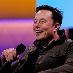 Elon Musk Takes a Jab at Jim Cramer Over Bitcoin (BTC) Price Flip