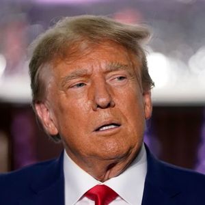 Donald Trump Launches Solana-based Memecoin $TRUMP