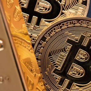 Gold Price Forecasts Raised as Trade War Fears and Central Bank Buying Persist