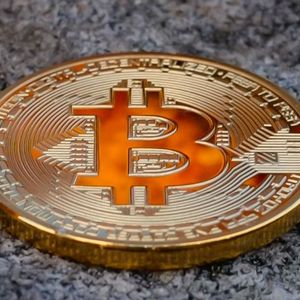Bitcoin Faces Consolidation as Liquidity Concerns Weigh on Market