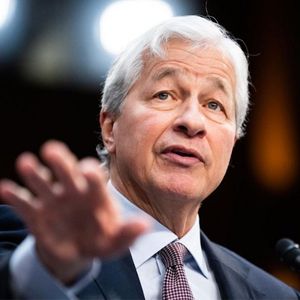 Jamie Dimon Softens Crypto Stance, Backs Stablecoins and Blockchain