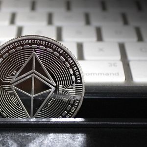 Ethereum Declines to $1,750 But Investors Keep Withdrawing ETH to 2015 Low