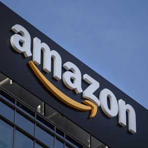 Ripple's Star Catch: Former Amazon CFO Joins Embattled Company