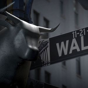 'Bull Market is Just Starting' Wall St. Traders Bet, But Is It For Crypto?