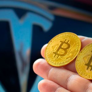 Bitcoin-Friendly Tesla Exec Steps Down