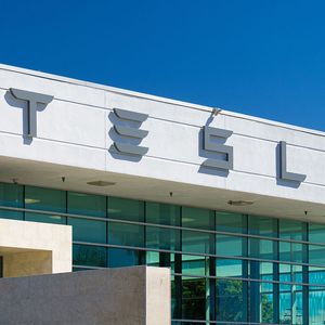 Tesla Puts Crypto Operations On Hold According to Quarterly Financial Report