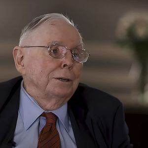 Warren Buffett’s Right-Hand Man Shreds Crypto: “Partly Fraud and Partly Delusion”