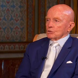 Bitcoin Price Could Drop to $10,000 in 2023, Investor Mark Mobius Says