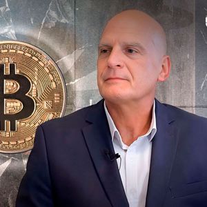 McGlone Calls $90,000 BTC a Key Level as Bitcoin Faces 2026 Stress Test