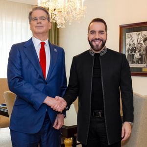 Bessent Meets Bukele to Talk Crypto