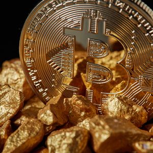 Peter Schiff's Nightmare: Bitcoin Holding Steady as Gold Crashes