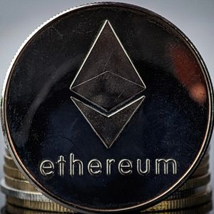 Buy Ethereum Dip? Larger Whales Aren't Backing Down Under Pressure