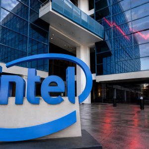 Intel Stock Falls 4% as Musk Confirms TSMC Talks on Terafab