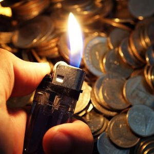 Solana Users Beware: Scammers Found Way to Burn Tokens Right After Purchase