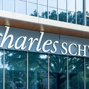 From Crypto Hesitation to Innovation: Charles Schwab’s Next CEO Speaks Out