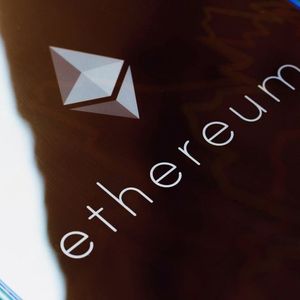 Ethereum Soars to 75% Long-Term Holders as Bitcoin Drops Below 62%