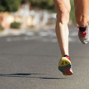 Robots Race Humans: 12,000 Runners in Beijing’s Futuristic Marathon