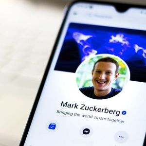 Meta Offers $100 Million Bonuses to Attract OpenAI Talent
